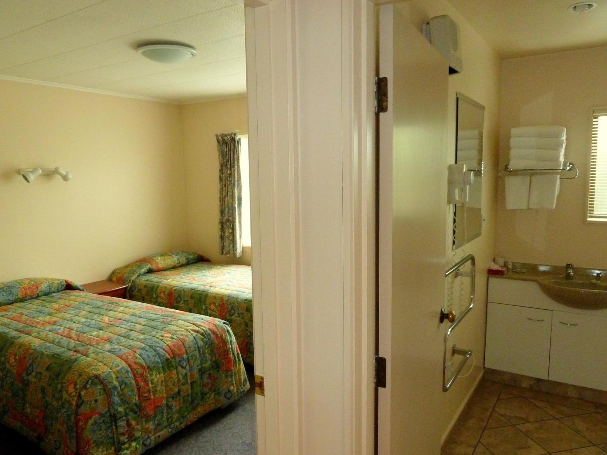Tudor Lodge Motel Нельсон Экстерьер фото