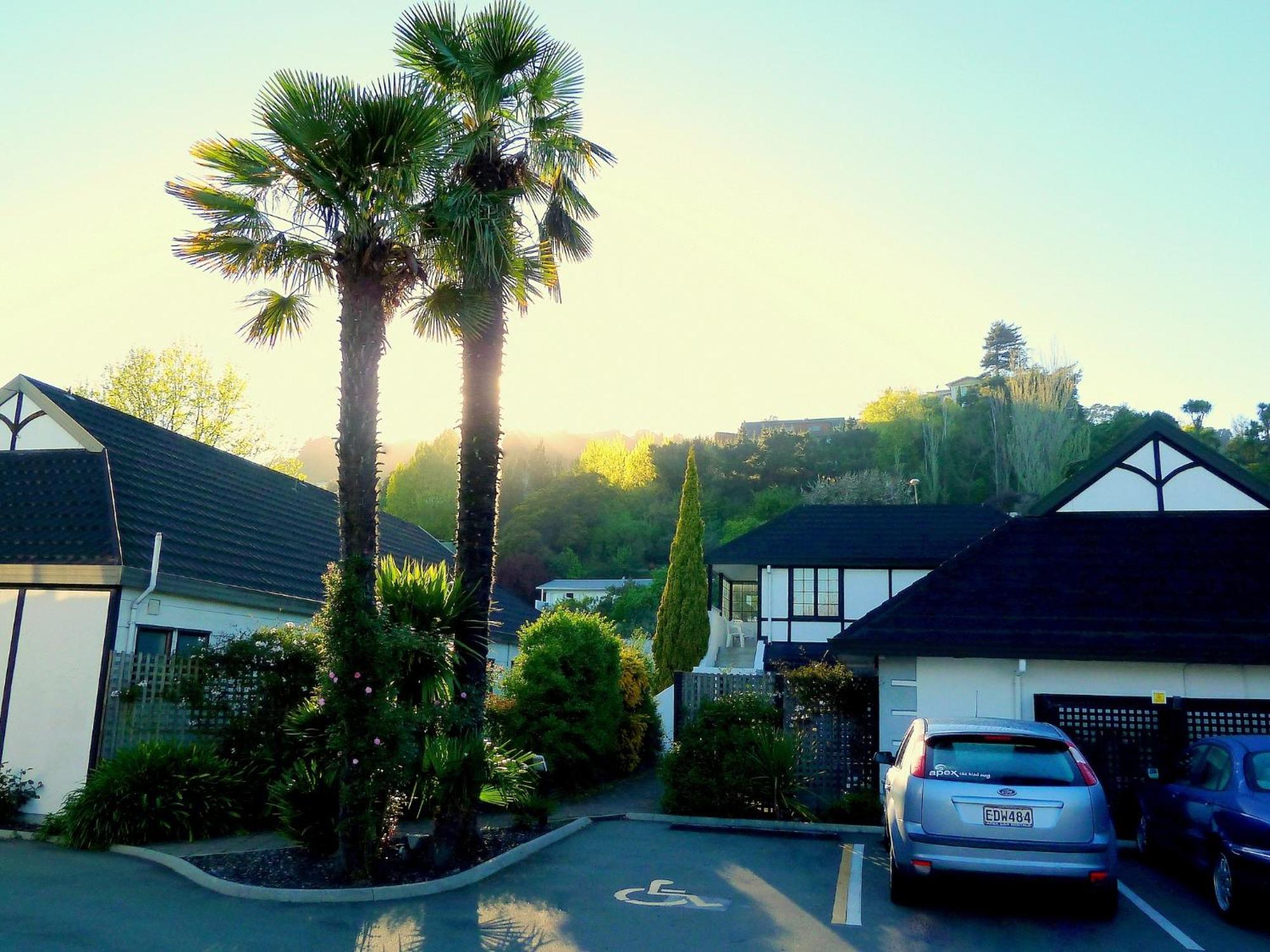 Tudor Lodge Motel Нельсон Экстерьер фото