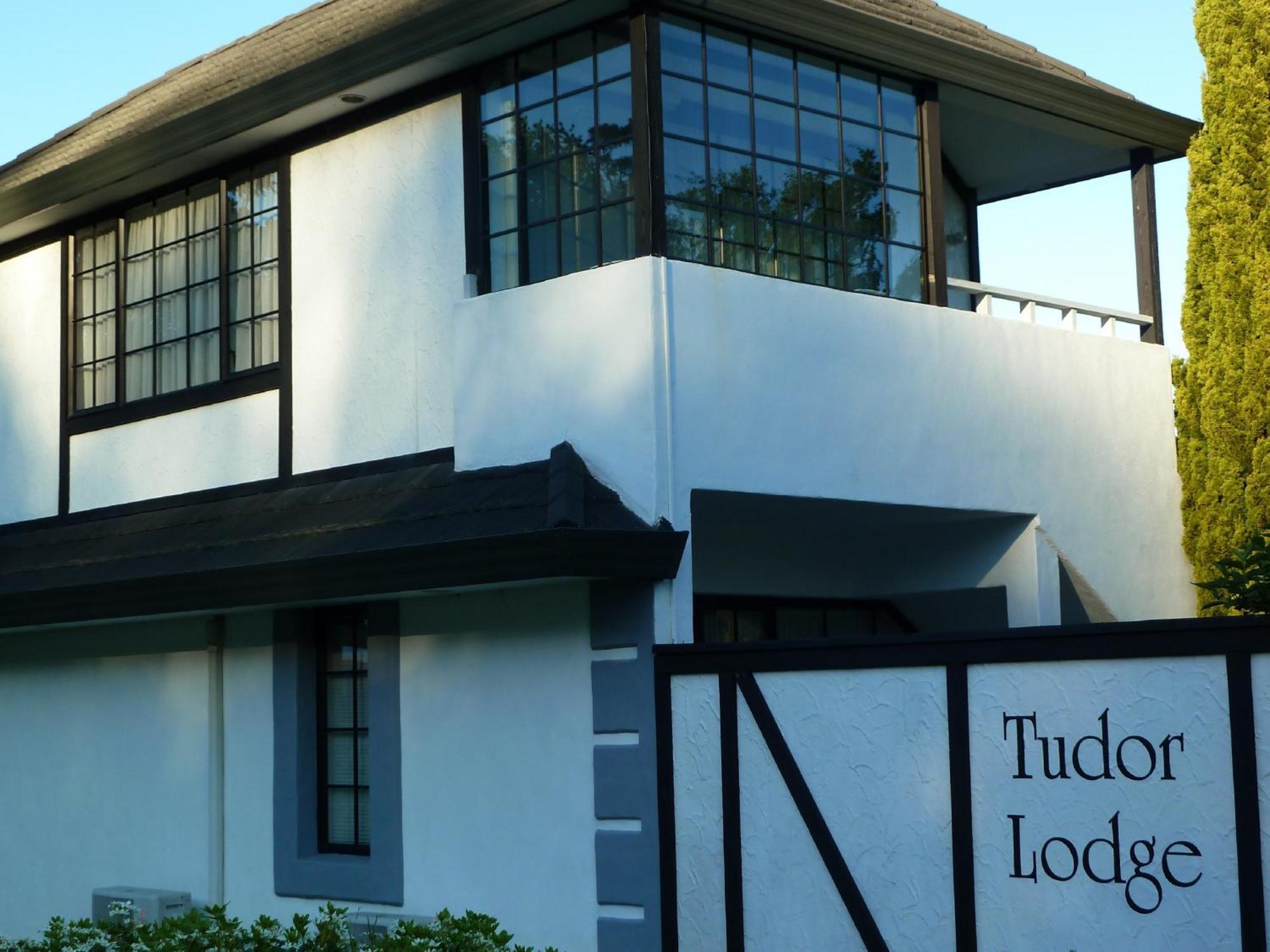 Tudor Lodge Motel Нельсон Экстерьер фото
