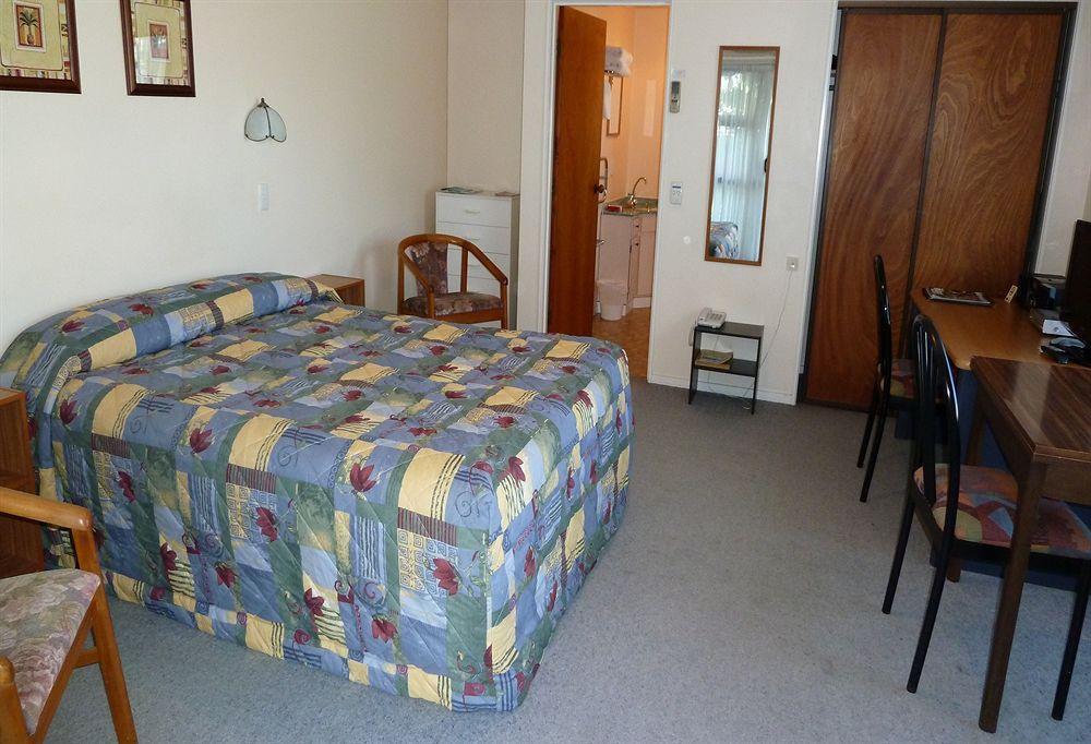 Tudor Lodge Motel Нельсон Экстерьер фото