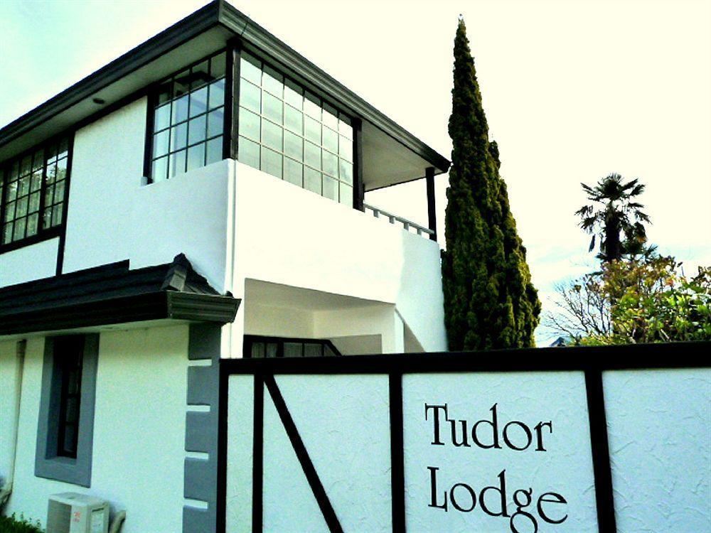 Tudor Lodge Motel Нельсон Экстерьер фото