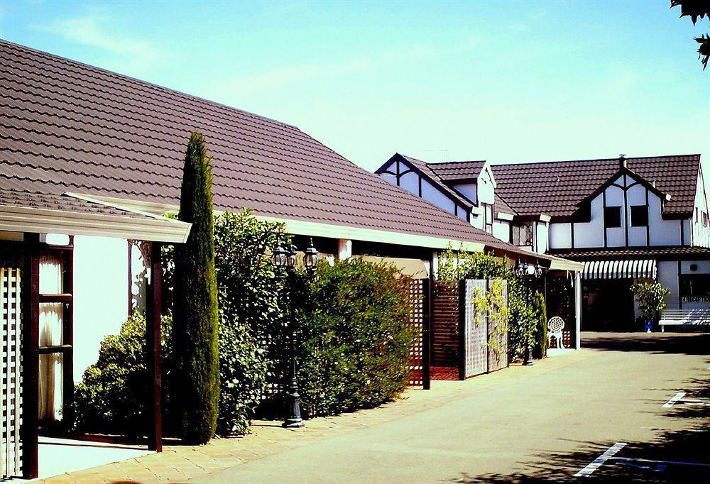 Tudor Lodge Motel Нельсон Экстерьер фото