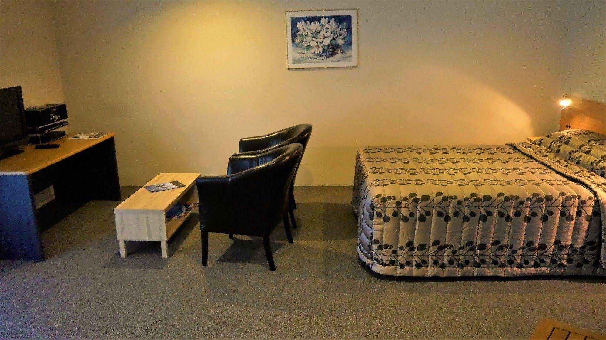 Tudor Lodge Motel Нельсон Экстерьер фото