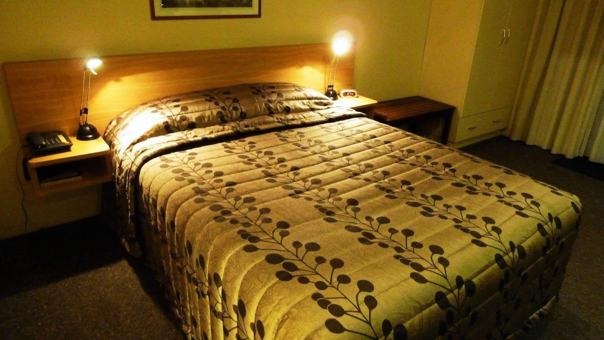 Tudor Lodge Motel Нельсон Экстерьер фото