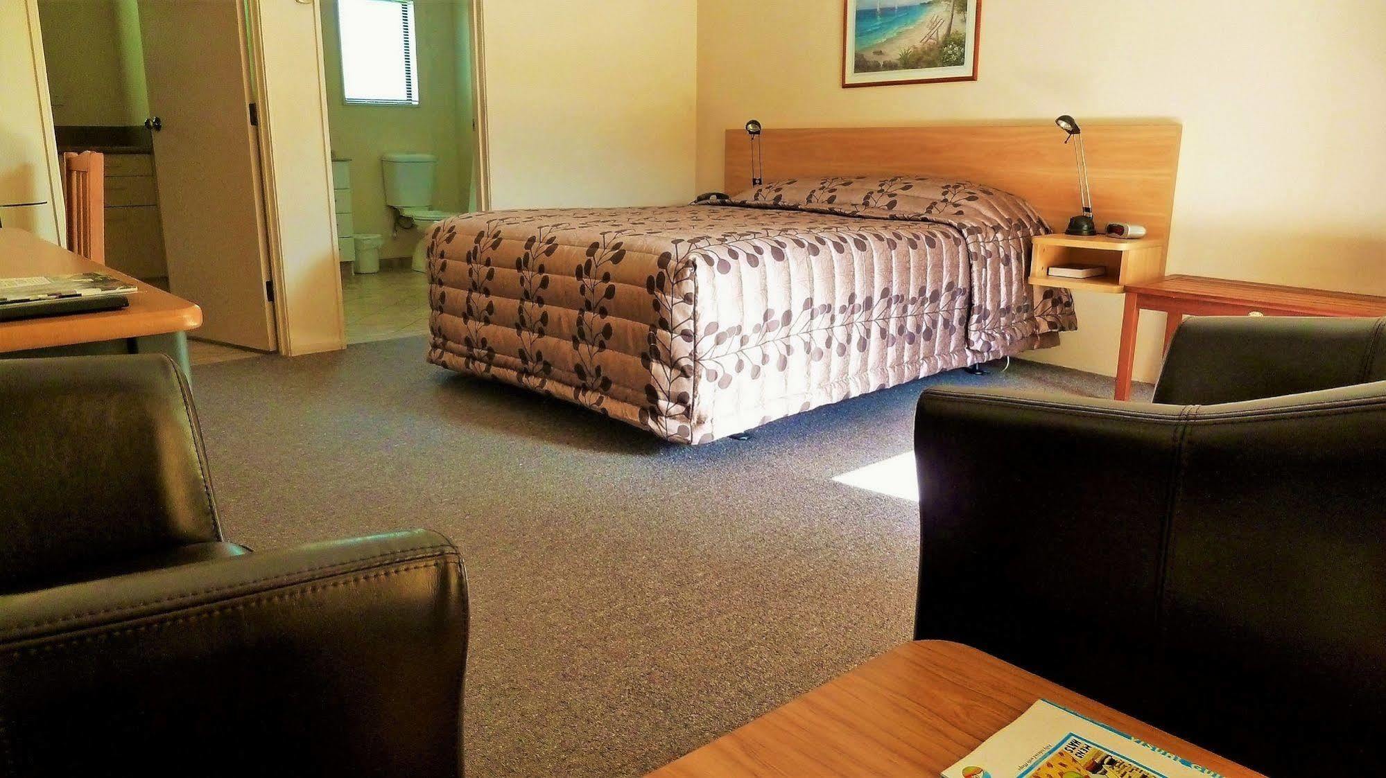 Tudor Lodge Motel Нельсон Экстерьер фото