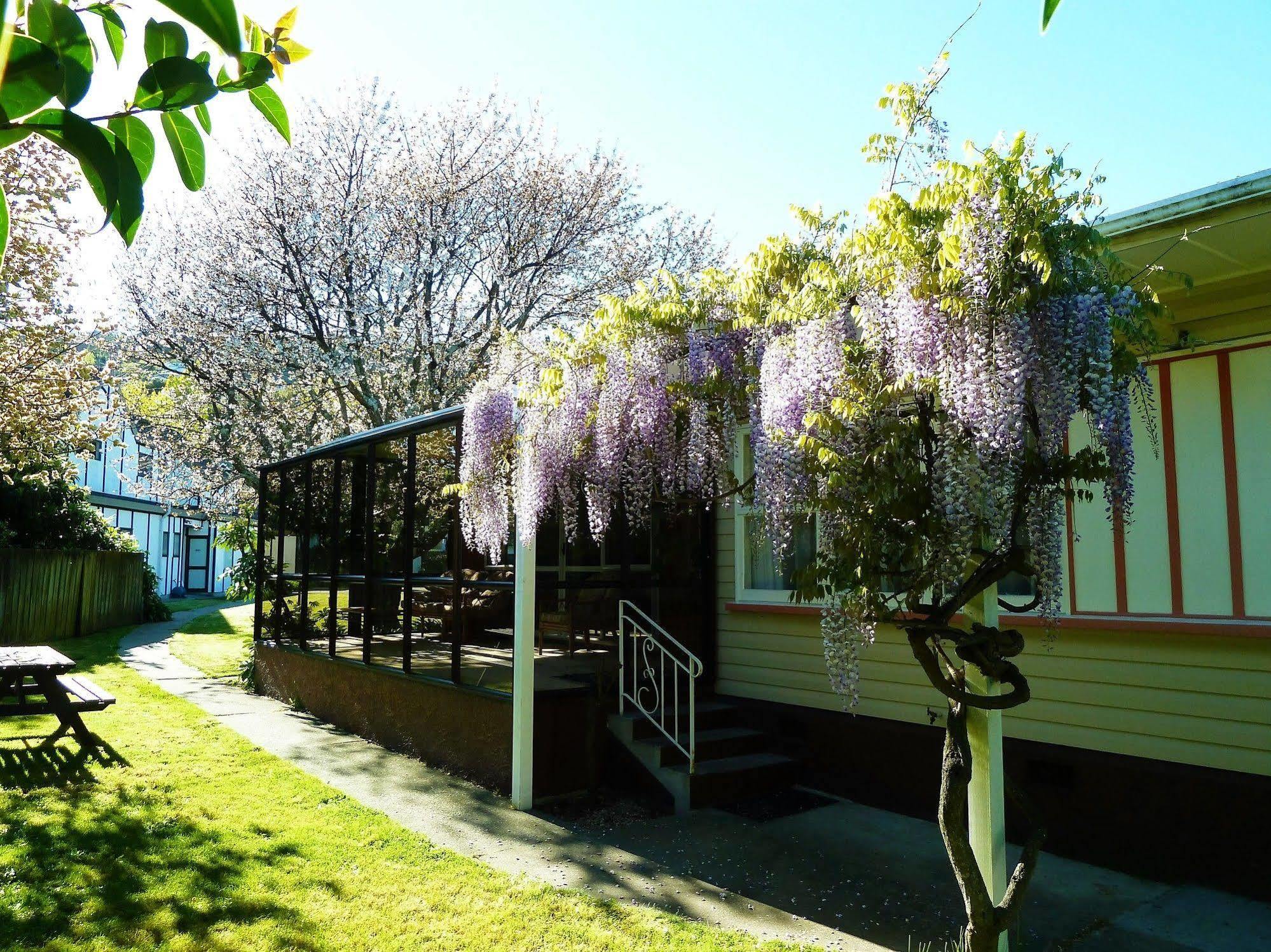 Tudor Lodge Motel Нельсон Экстерьер фото