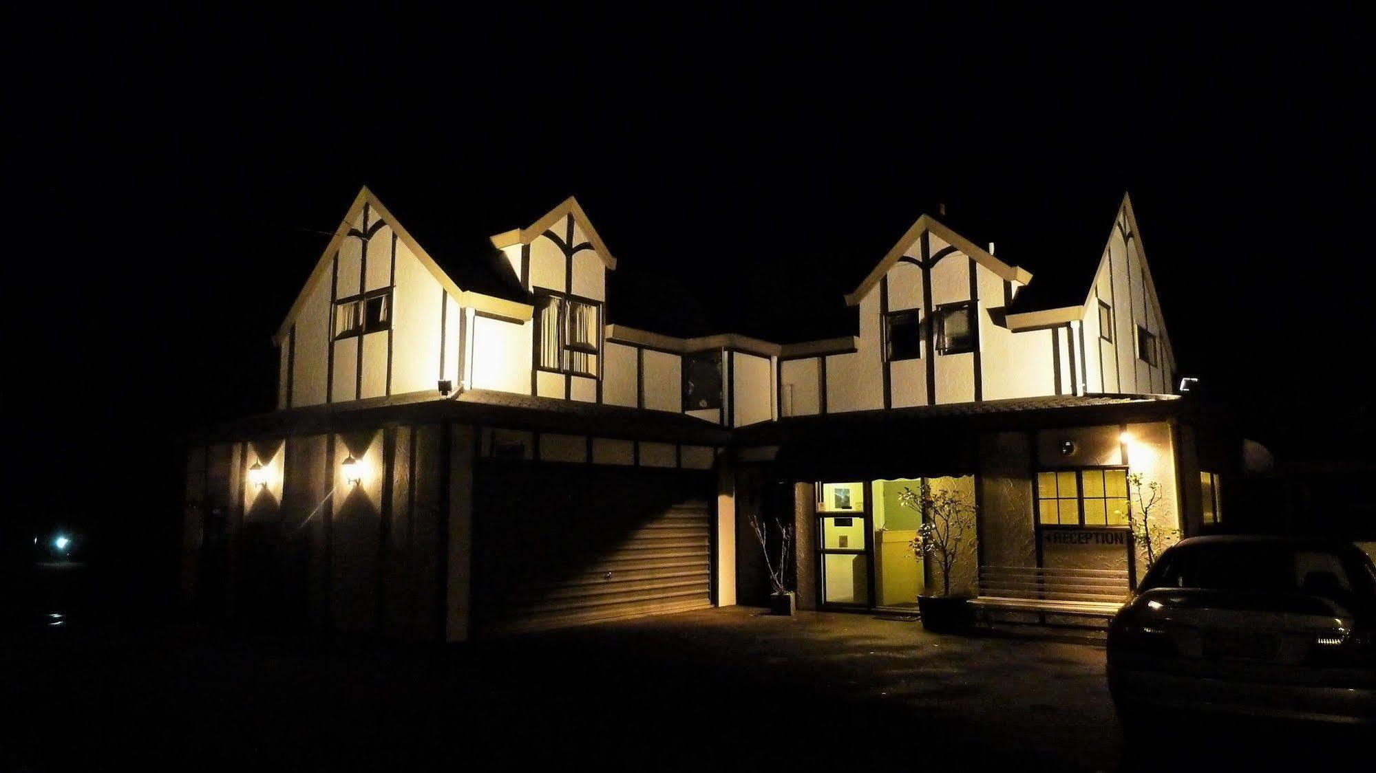 Tudor Lodge Motel Нельсон Экстерьер фото