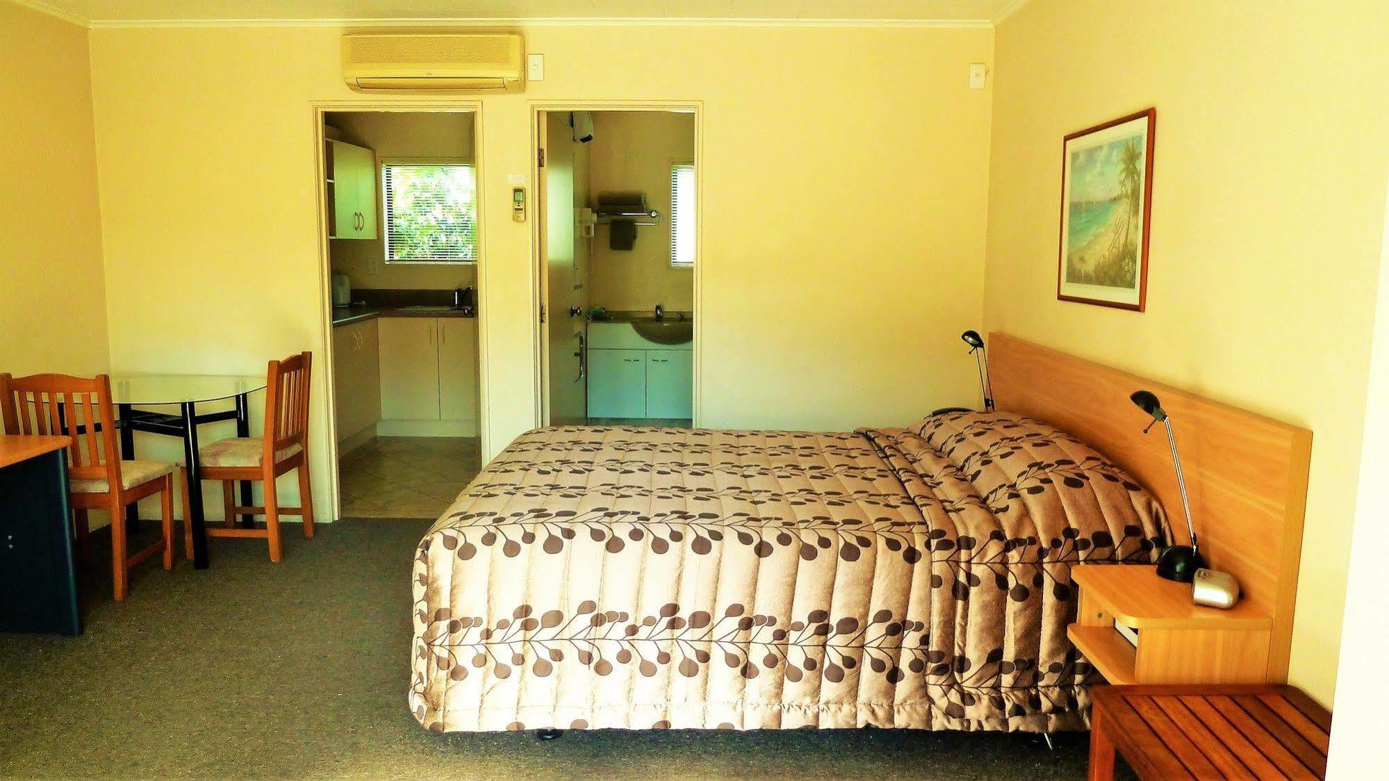 Tudor Lodge Motel Нельсон Экстерьер фото