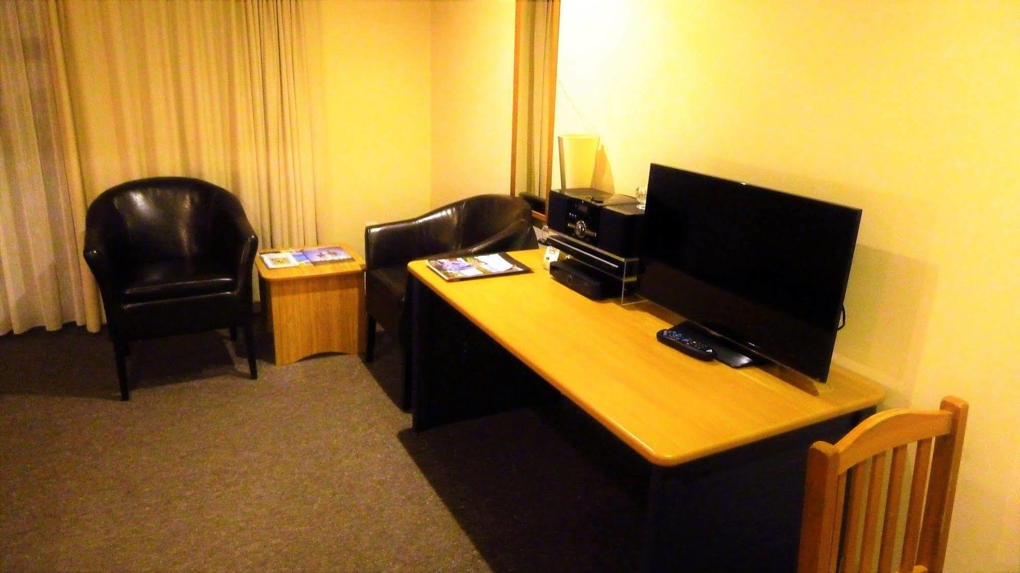 Tudor Lodge Motel Нельсон Экстерьер фото