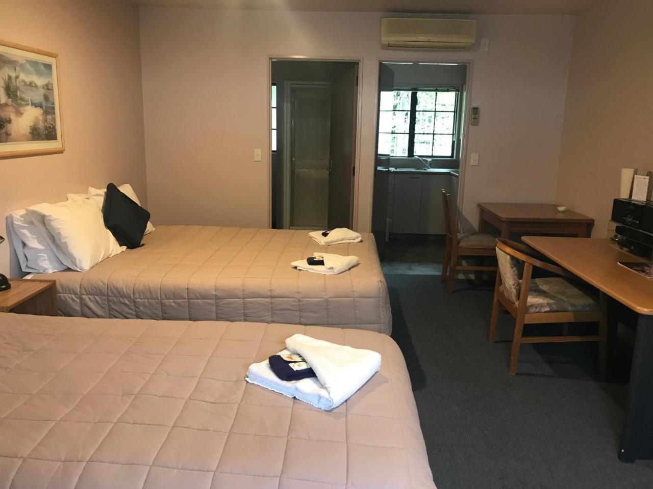 Tudor Lodge Motel Нельсон Экстерьер фото