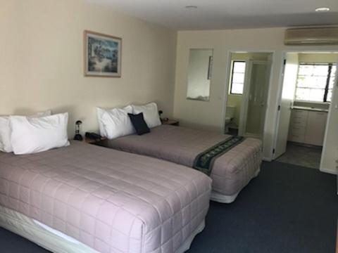 Tudor Lodge Motel Нельсон Экстерьер фото
